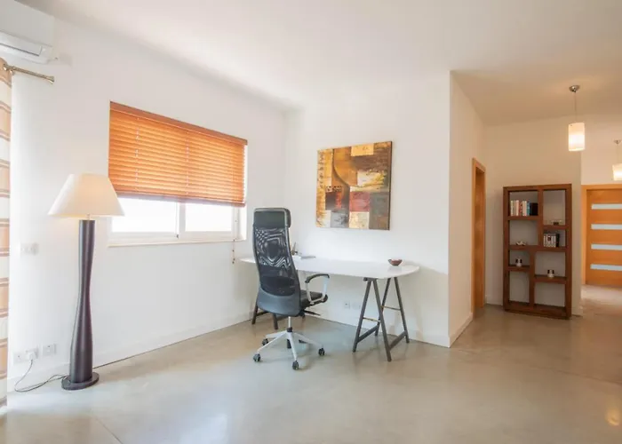 Metrostays Penthouse Spinola St Julian